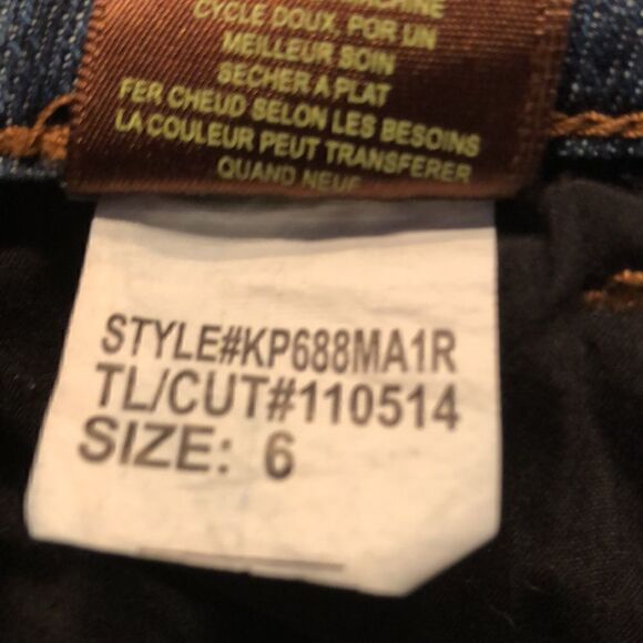 Kut from the Kloth jeans Size 6 medium wash with fading and whiskering raw hem - Picture 13 of 14